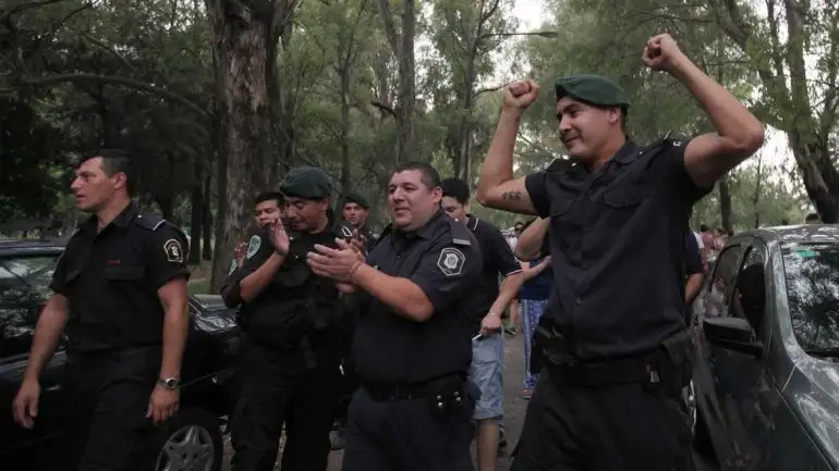 En 2013 hubo paro de efectivos policiales en diferentes provincias del país.