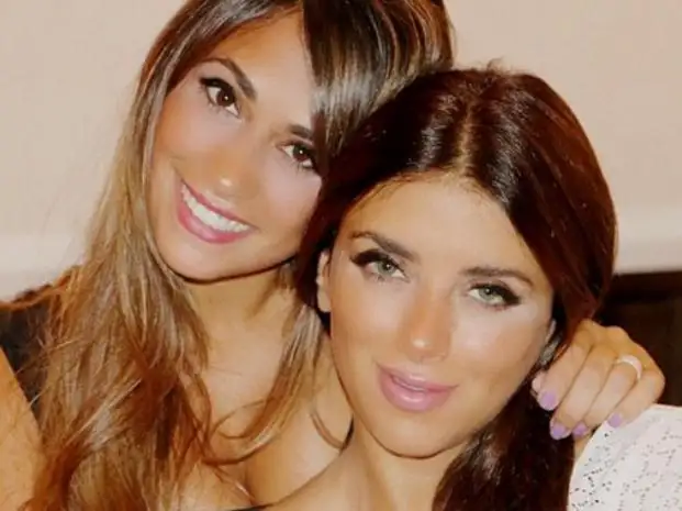 Antonella Rocuzzo y su amiga Daniella pasearon su belleza por las calles de Londres