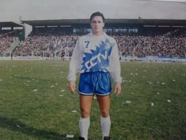 El "Pato" Subiledt con la camiseta de Alvarado.