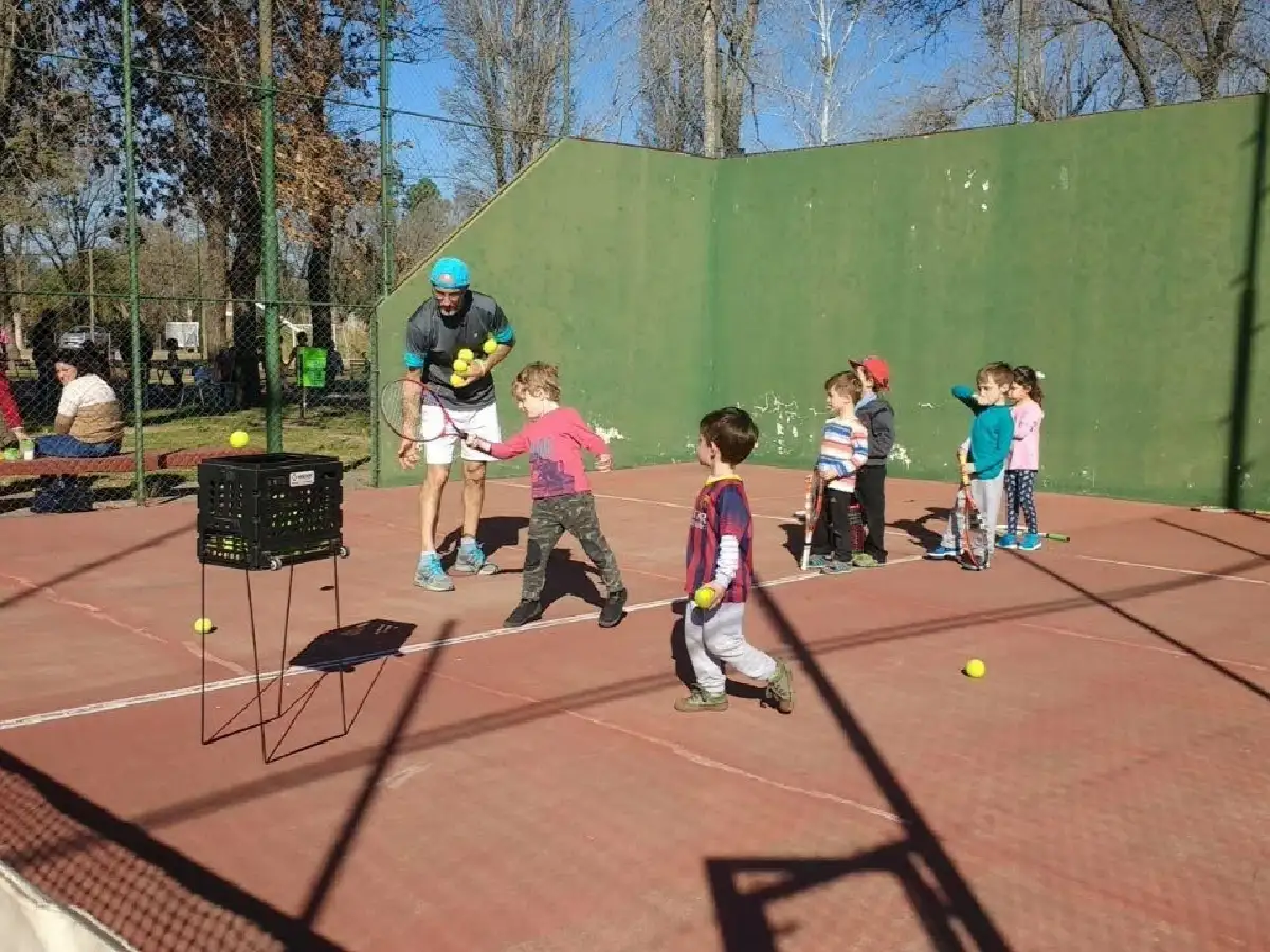 Escuela de iniciación deportiva en el Centro Médico 