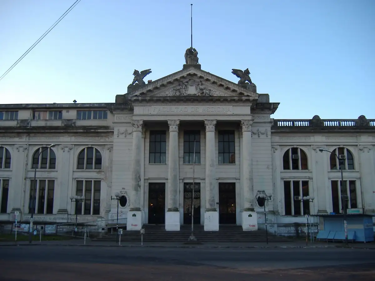 El decano de la Facultad de Medicina de Rosario defendió el aborto como materia optativa