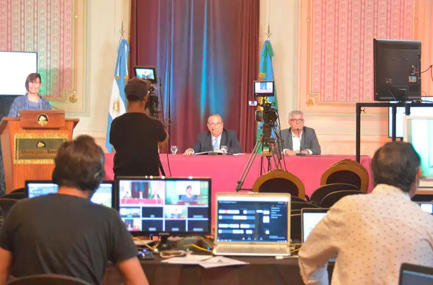 Lunghi abrió la 25º Cumbre anual de Mercociudades "Tandil 2020"