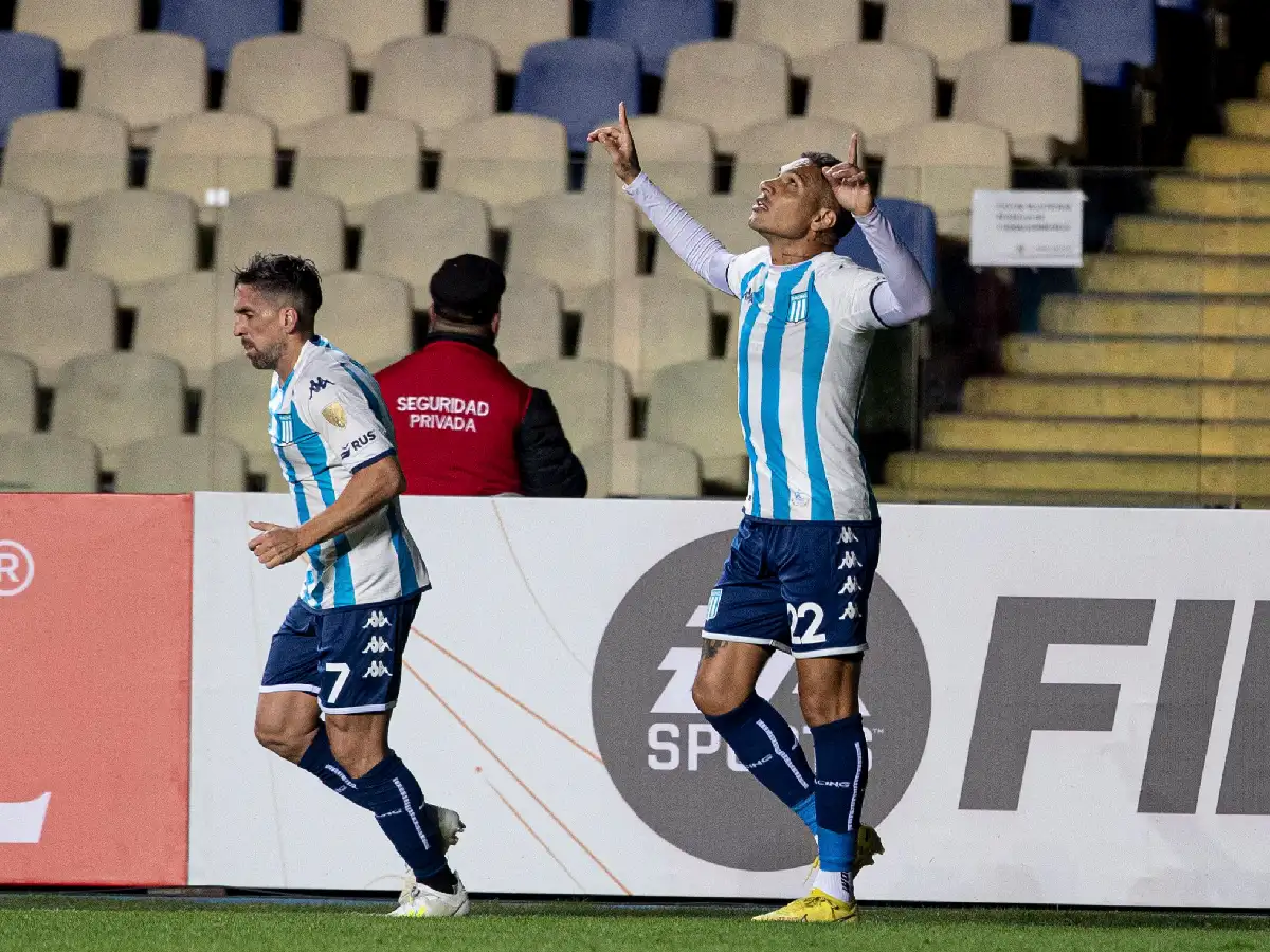 Racing se llevó un triunfazo de Chile