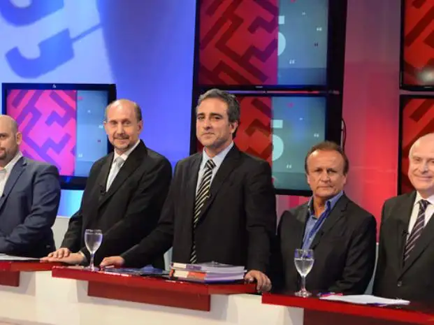 Los postulantes a gobernador ofrecieron un debate cargado de propuestas pero con pocos cruces picantes