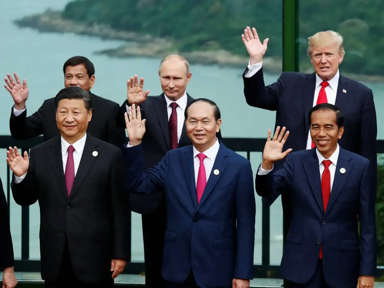 El mundo expectante ante la posible reunión tripartita en territorio chino.