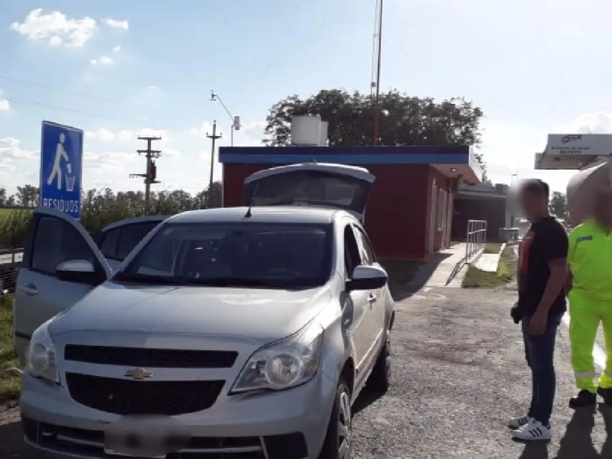 En cercanías del peaje, detuvieron al tercer integrante de una familia que vendía drogas