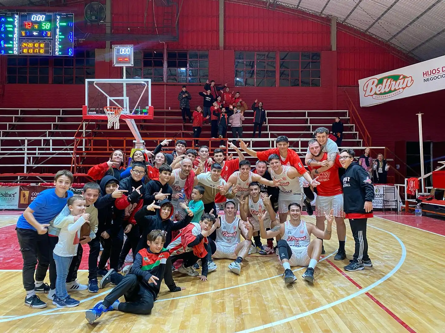 El Rojo ganó y quedó como escolta de Centenario.