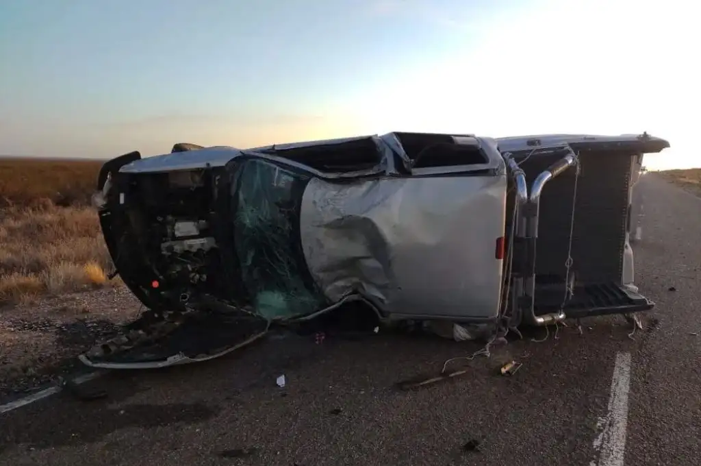 Viajaban desde Neuquén a Quilmes, perdió el control de la camioneta y tras un vuelco murió su acompañante