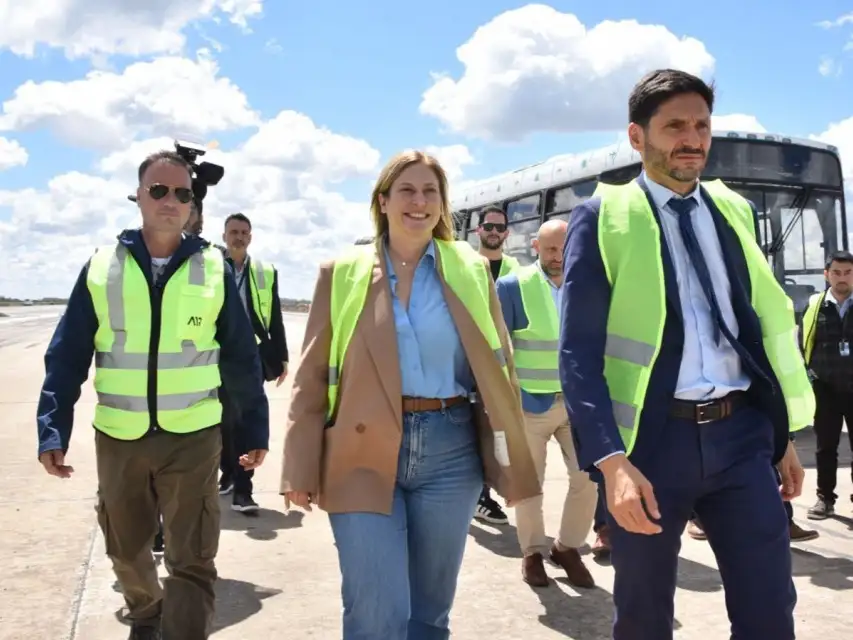 Enrico, Scaglia y Pullaro durante la recorrida.