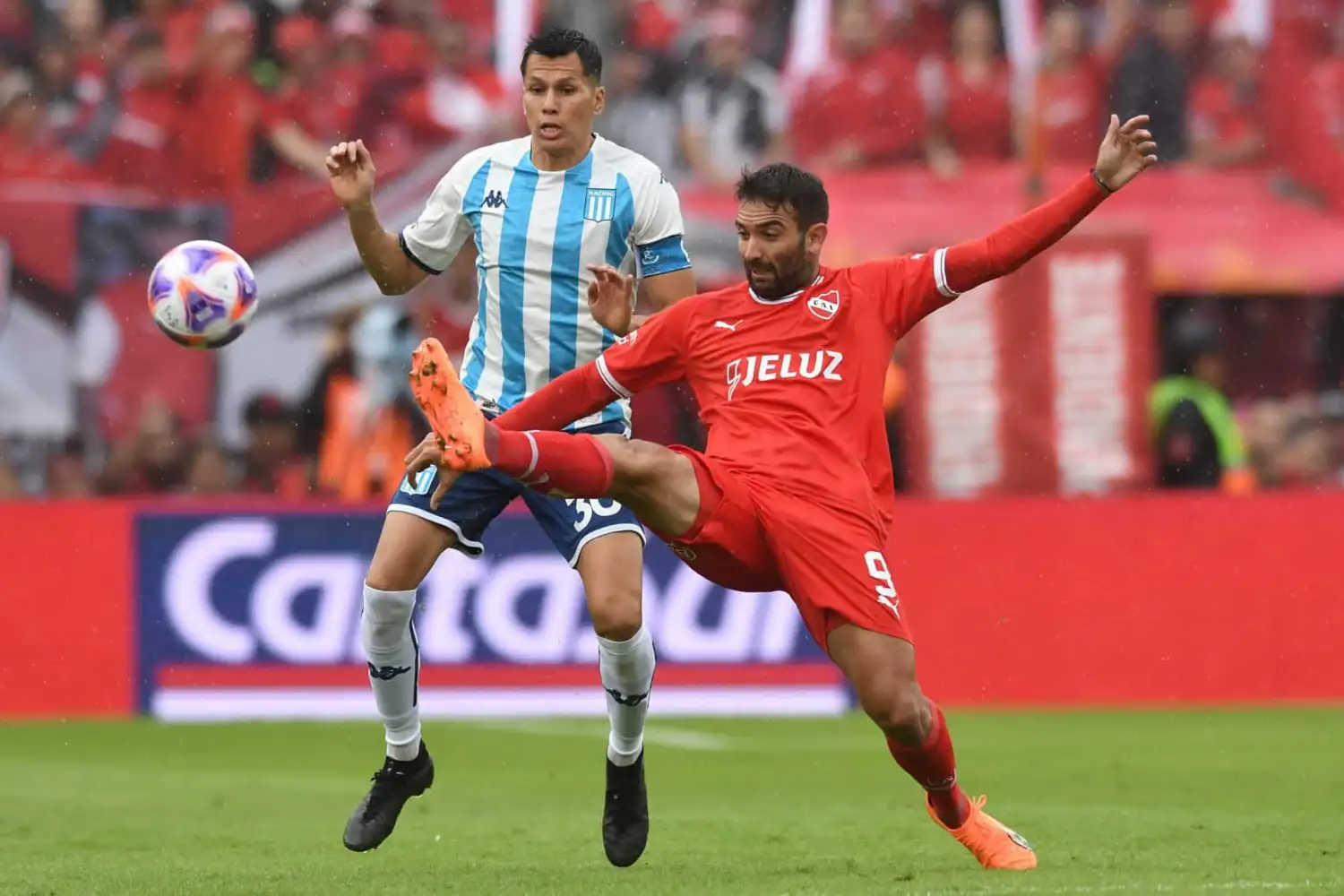 Racing recibe a Independiente en el "Cilindro". Este será el primer clásico de Tevez como DT.