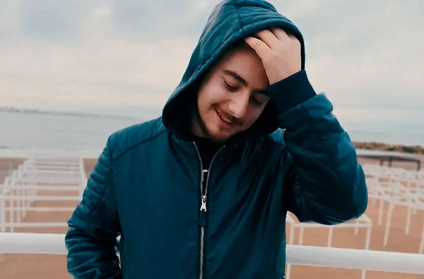 Santiago Salas, el kiosquero marplatense que es un furor en Tik Tok por sus desafíos