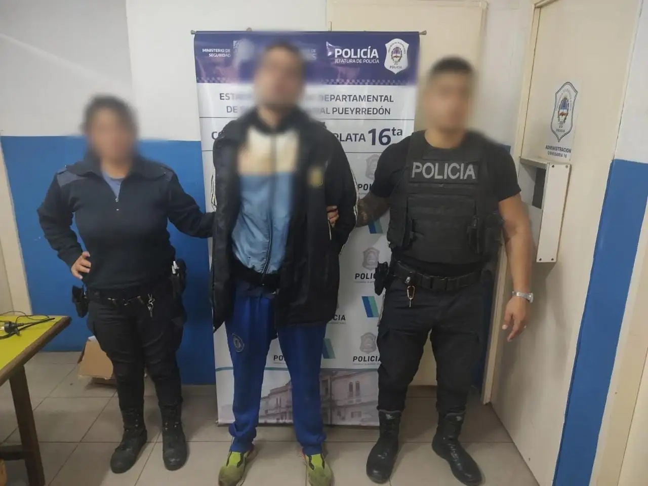 Golpeó a una menor y luego baleó e incendió su casa