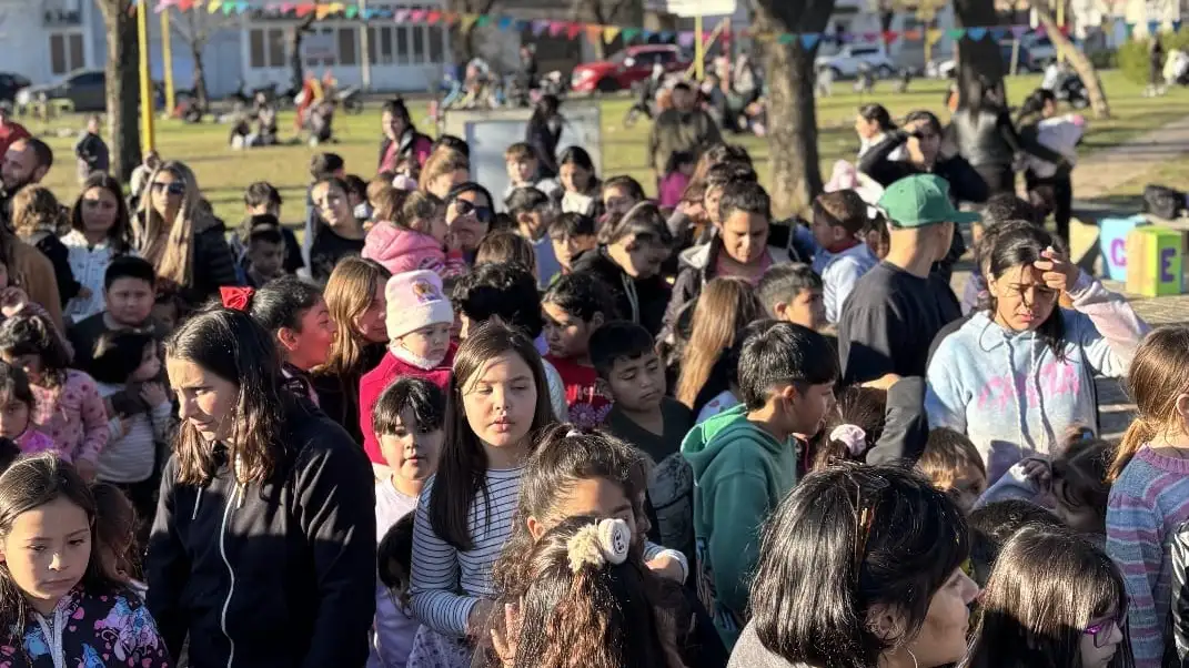 Varios niños se acercaron a la Plaza Sarmiento para participar de las actividades. (Foto: Impulsar Futuro)