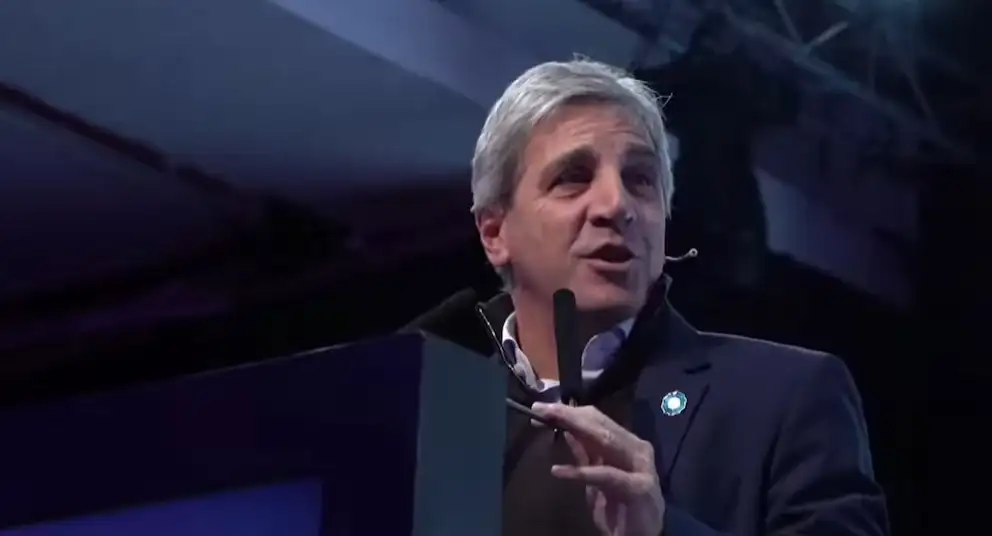 Caputo cuestionó las críticas sobre el estado de la infraestructura vial.