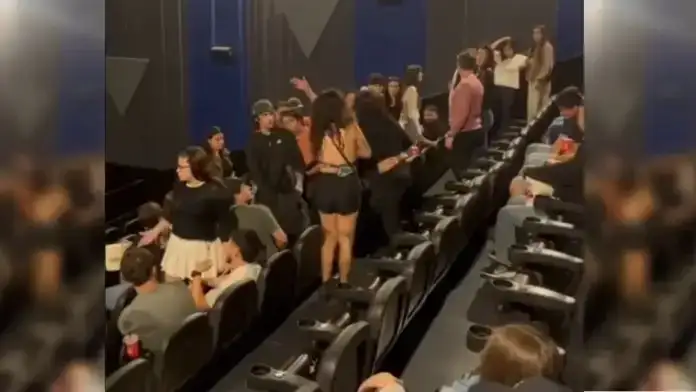 Momentos de tensión en un cine de Paraná.