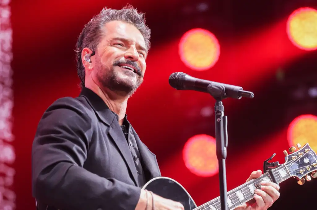 Ricardo Arjona vuelve a la Argentina con “La despedida final” de su gira Tour Blanco y Negro