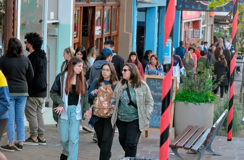Villa Gesell cumple años y lanzó oficialmente la temporada estival