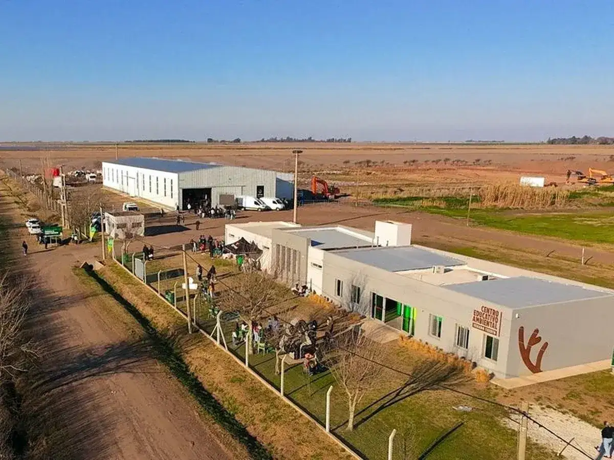 Vista aérea de La Planta donde se desarrollan las iniciativas de economía circular y gestión de residuos para fomentar la sostenibilidad y el cuidado del medio ambiente en la región.