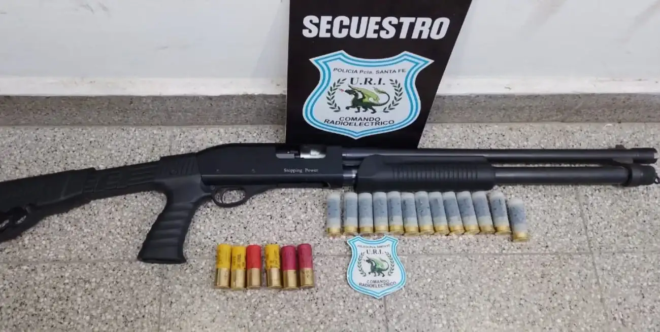 Fue aprehendido por el delito de "Portación Ilegítima de Arma de Fuego de Guerra".