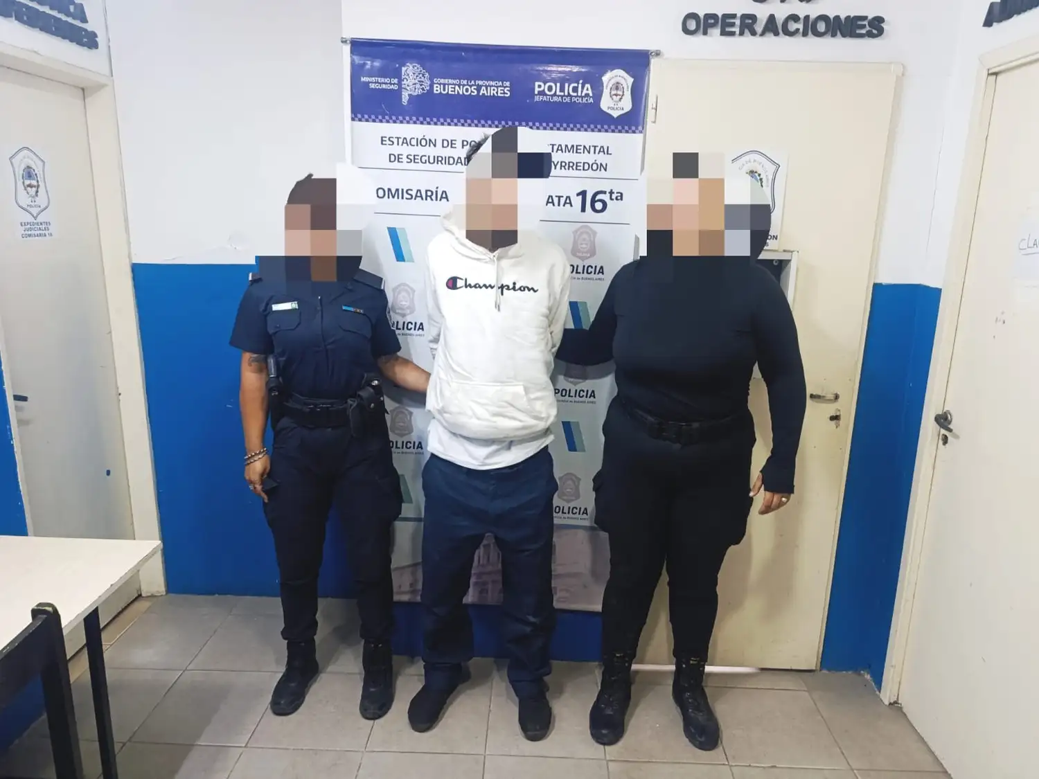 El imputado trató de refugiarse en su domicilio, a cuatro cuadras del lugar del hecho.