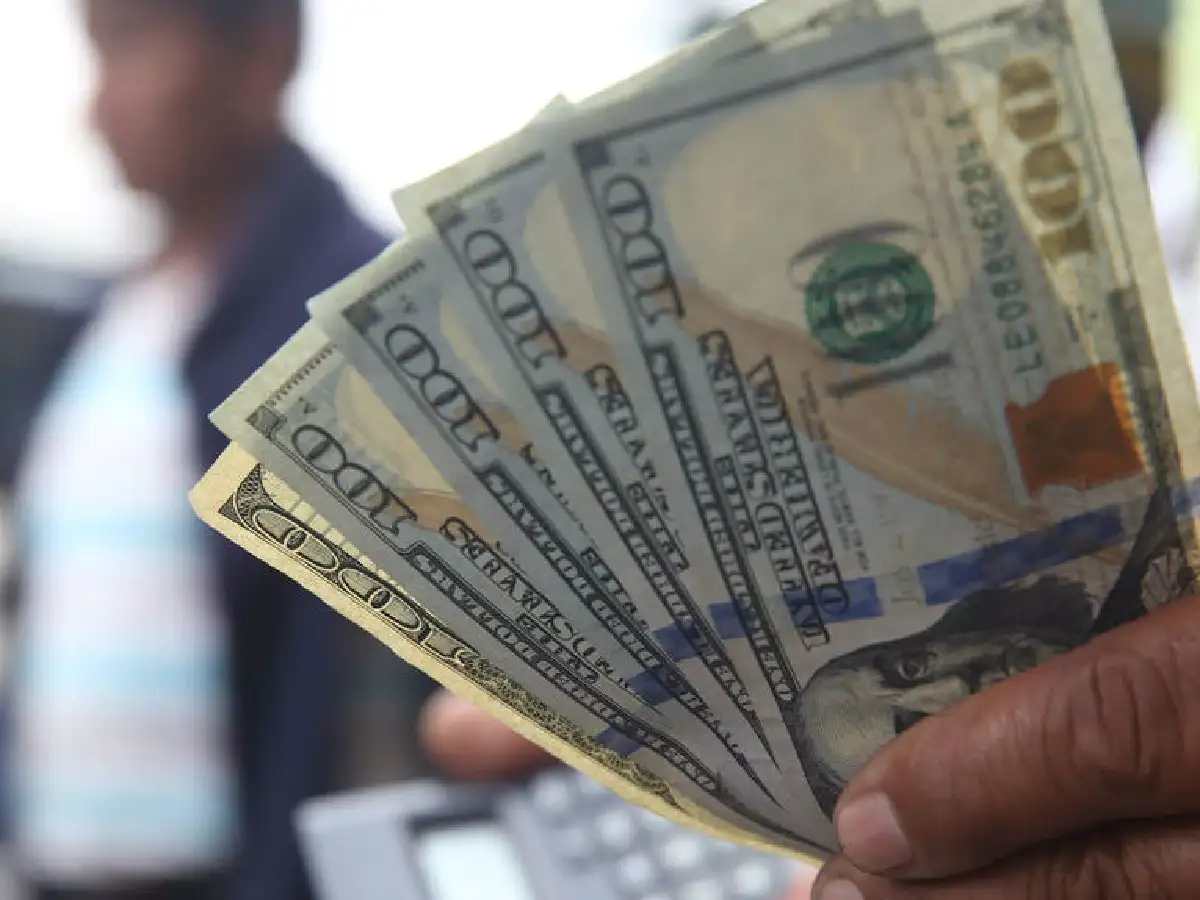 Se disparó el dólar y marcó otro récord en la era Macri