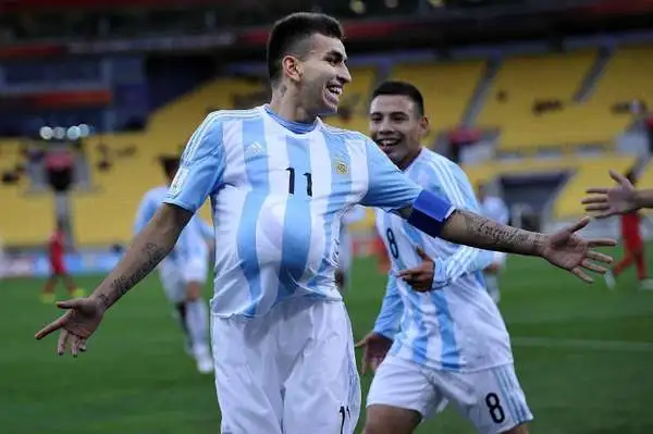 Buendía fue titular, pero Argentina empató