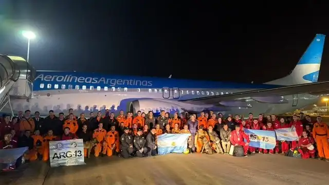 En total, el operativo permitió movilizar 25 toneladas de equipamiento de rescate y elementos de primera necesidad.