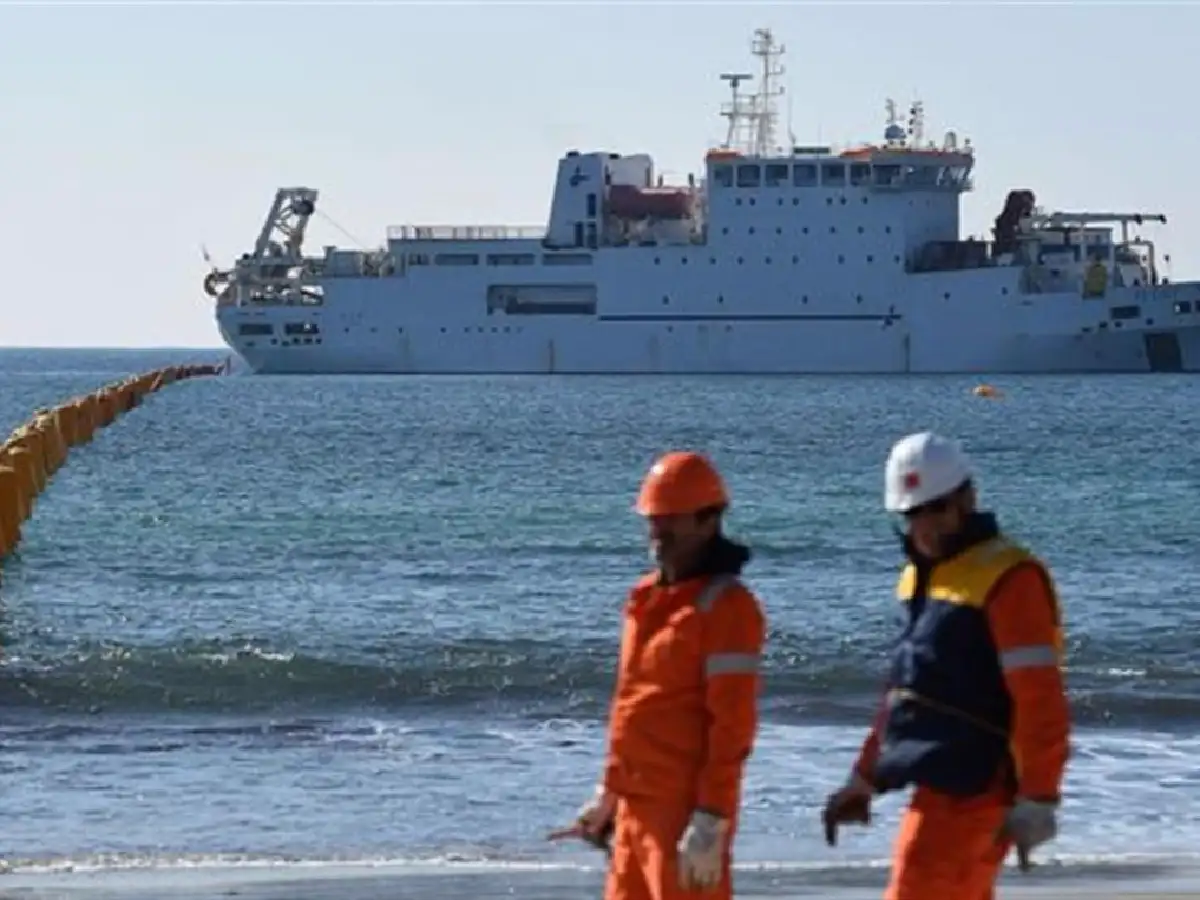 De Las Toninas salen los cables submarinos que dan Internet al país