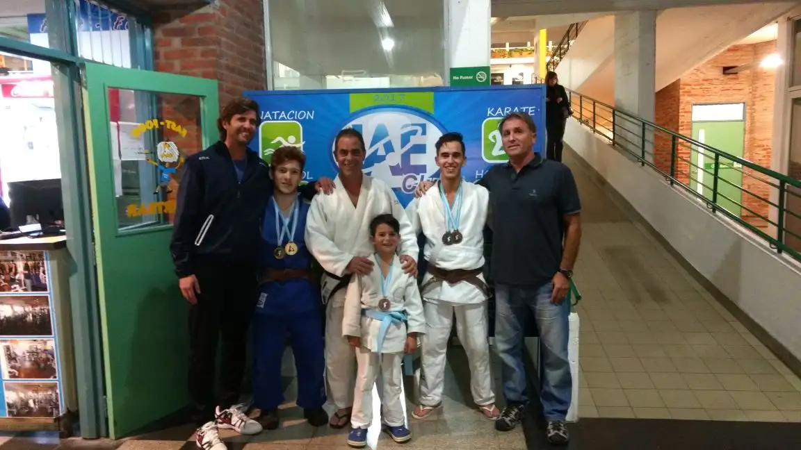Medallas y clasificaciones para el IAE Club
