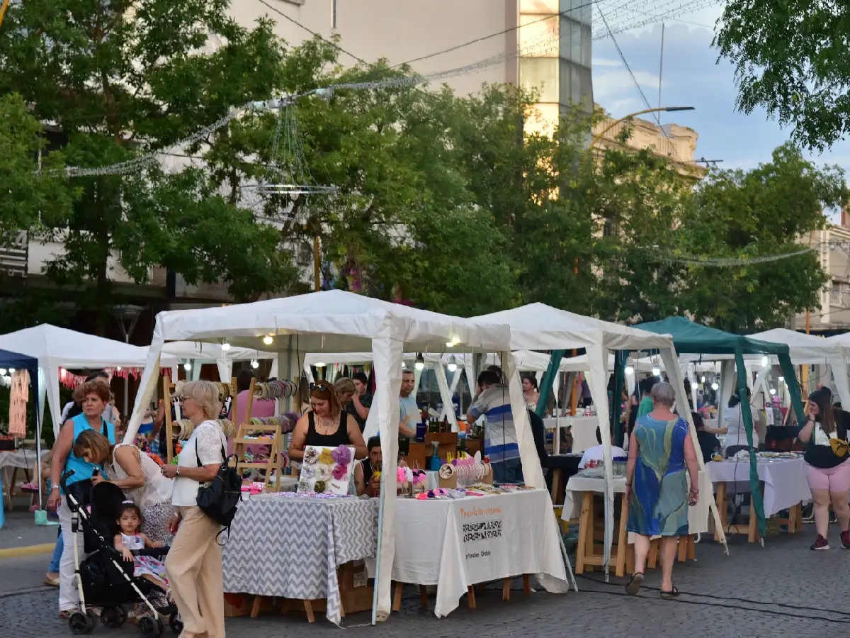 Se viene la quinta noche de la Peatonal de la 25 