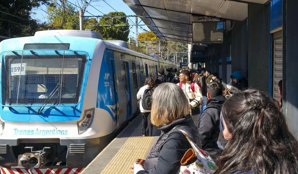 Un hombre murió al ser arrollado por el tren Roca en Barracas