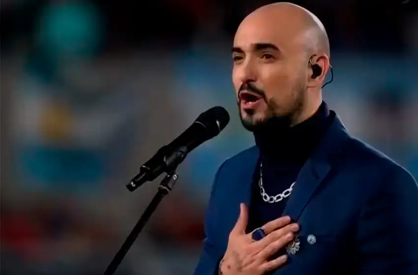 Abel Pintos sorprendió a un artista que estaba haciendo un show tributo a su persona