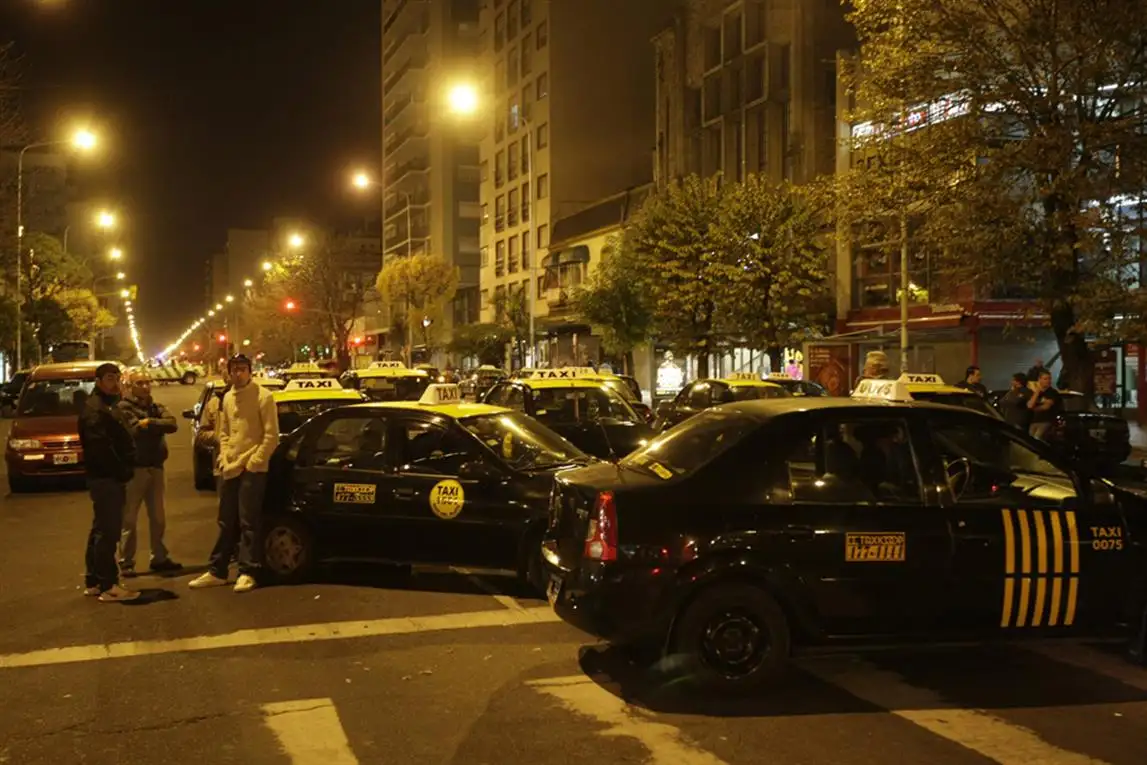 Taxistas solicitan subsidio por el aumento del GNC