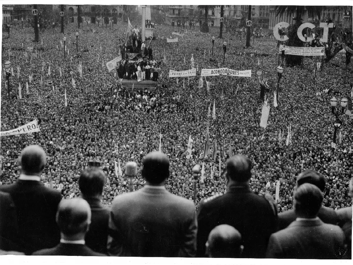 El día que los trabajadores colmaron la Plaza de Mayo para reclamar la liberación de Perón