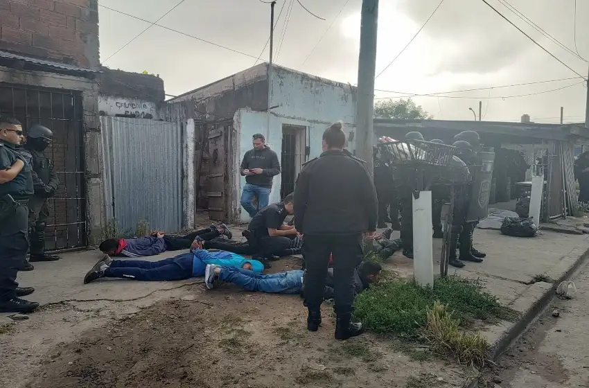 Logran detener a autores de los disparos a un hombre tras un robo
