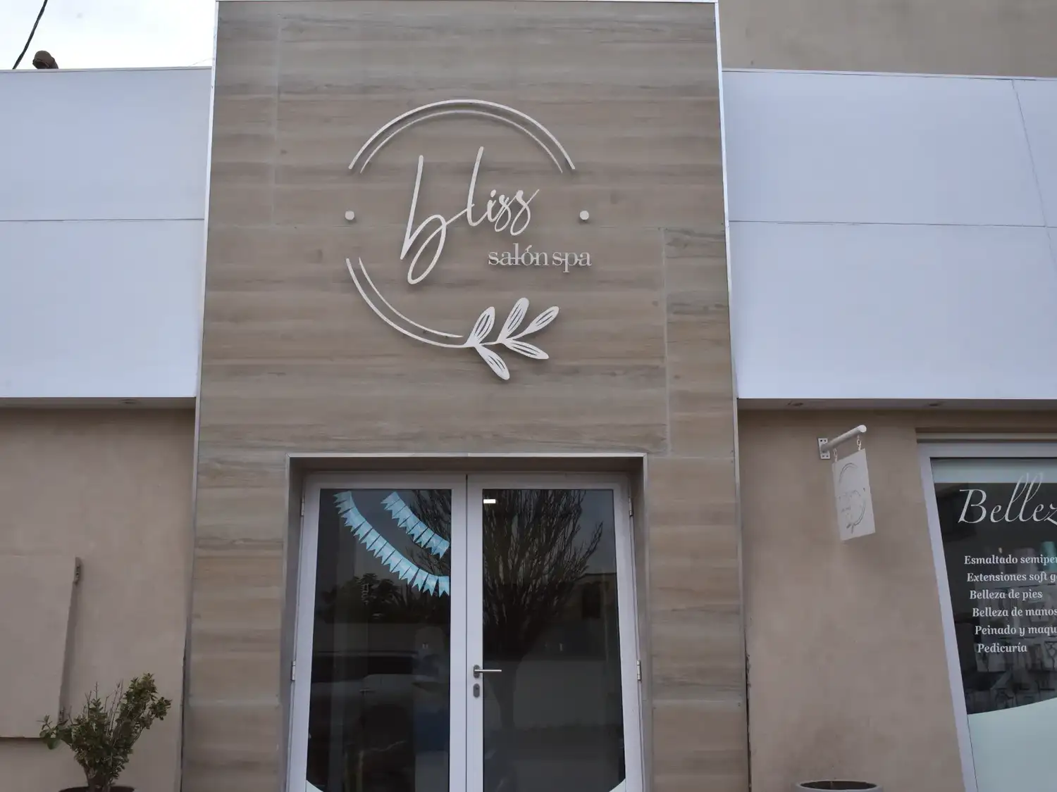 Bliss Spa está ubicado en Belgrano 3832.
