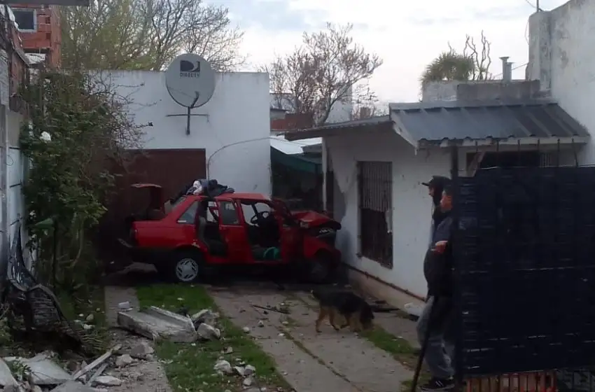 Tenía 22 años el conductor que murió al chocar contra una casa