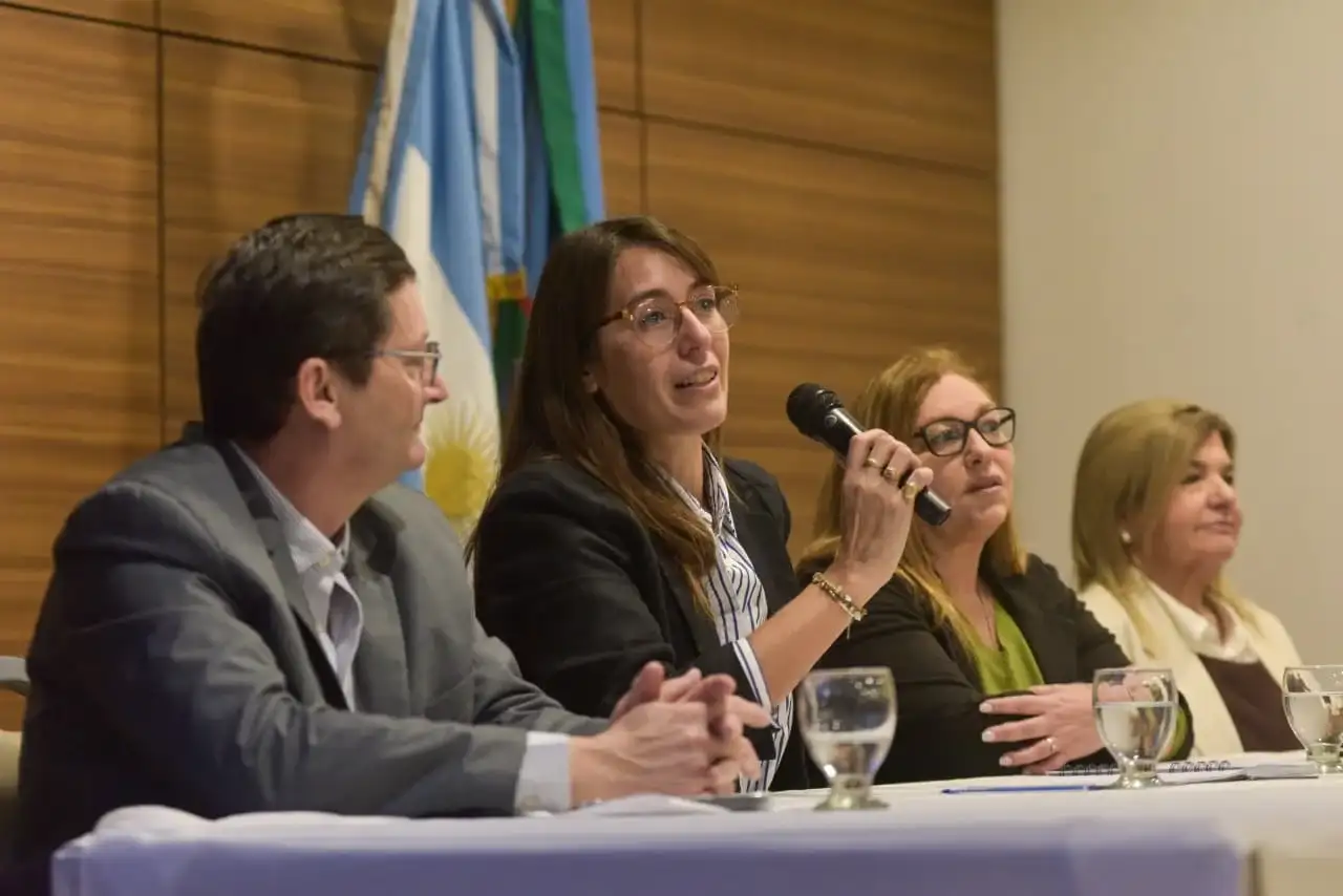 La concejal Marianela Romero, autora del proyecto, repasó el proceso legislativo que permitió su aprobación.