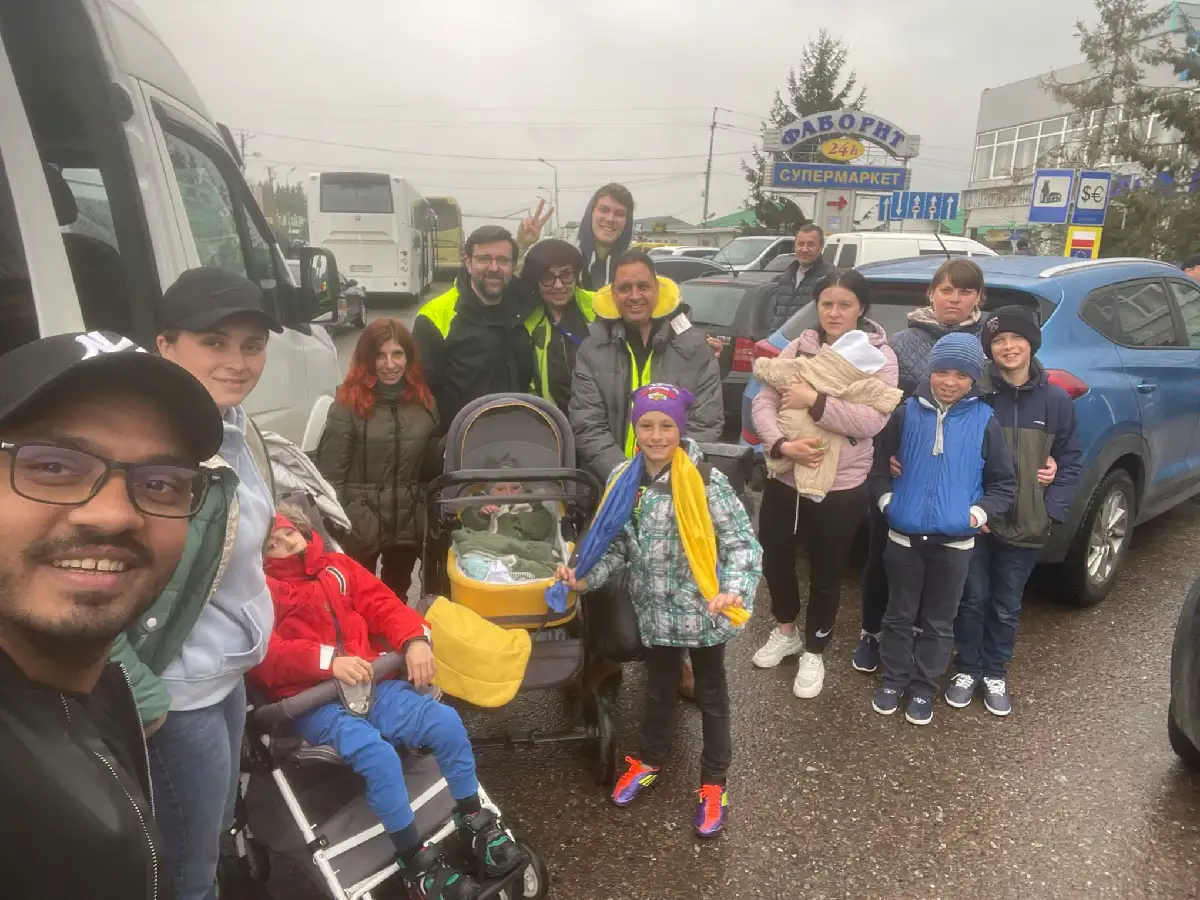 Sanfrancisqueño trabajó para financiar el traslado de refugiados ucranianos a Barcelona    