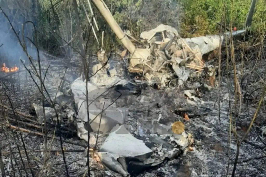 Tragedia: cayó un helicóptero en el norte de Paraguay y murieron dos personas