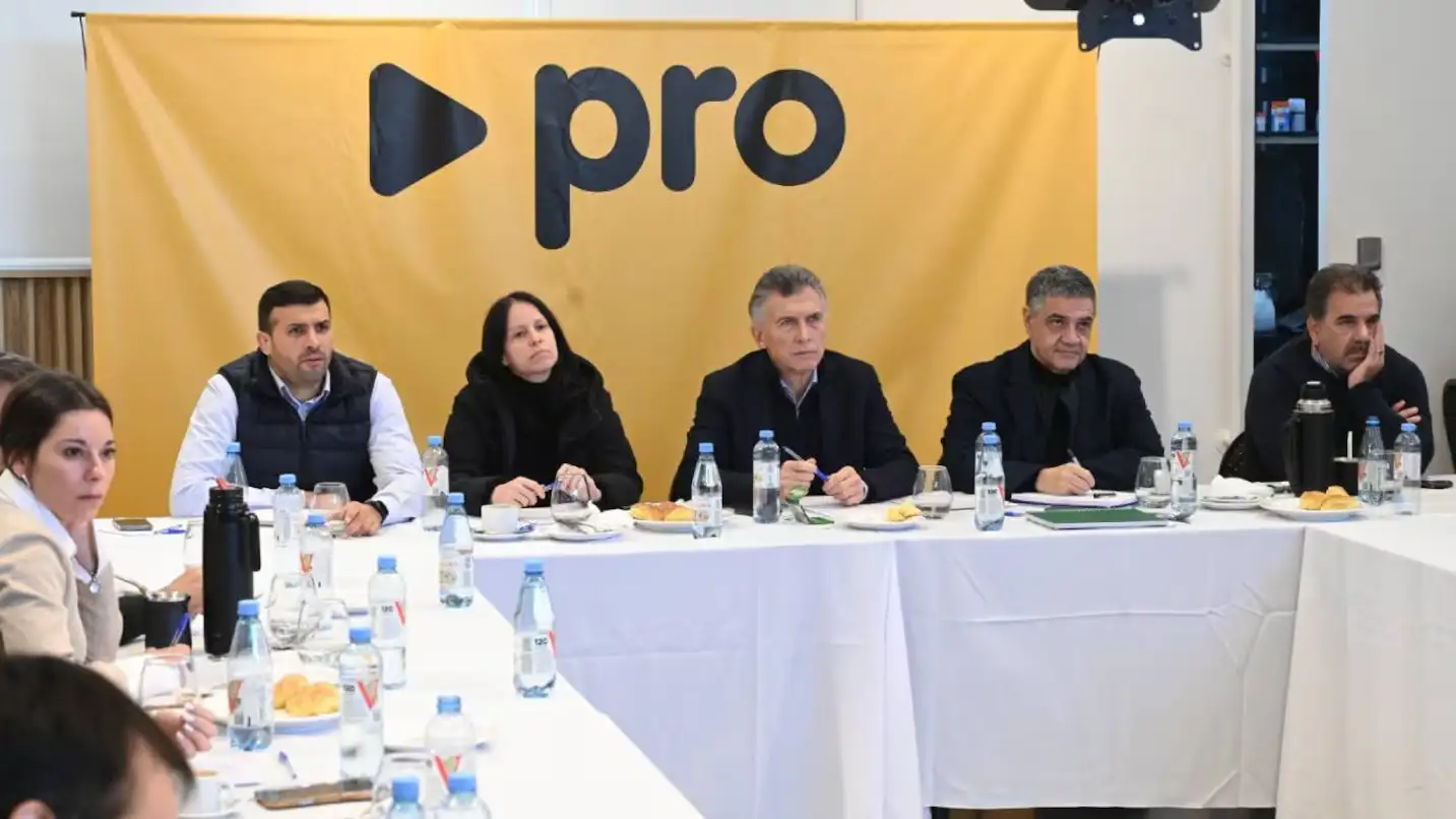 En tanto, Ritondo manifestó que "hay voluntad de que haya un frente, pero esperemos porque faltan cuatro días".