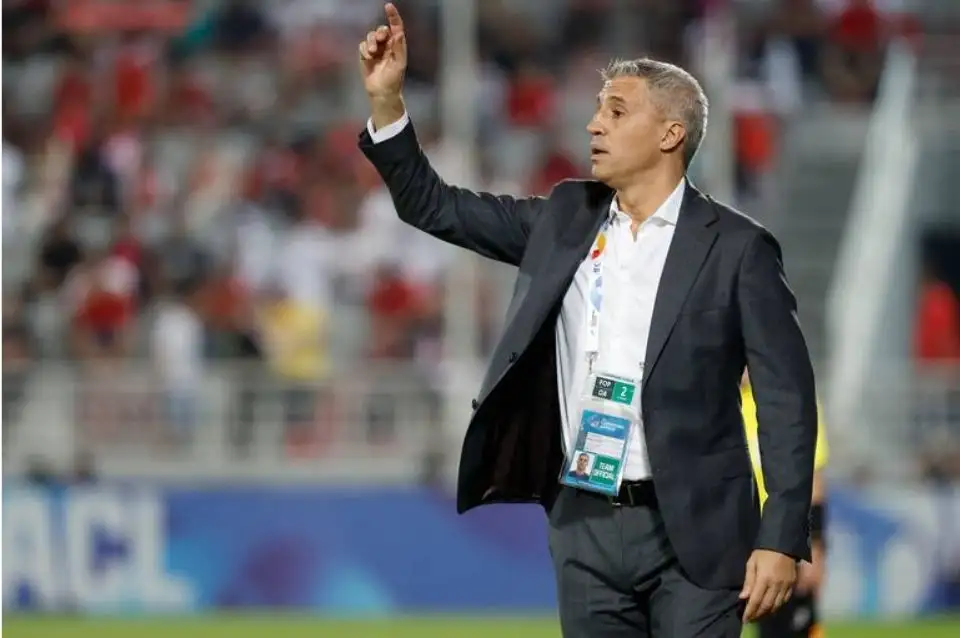 El DT Hernán Crespo