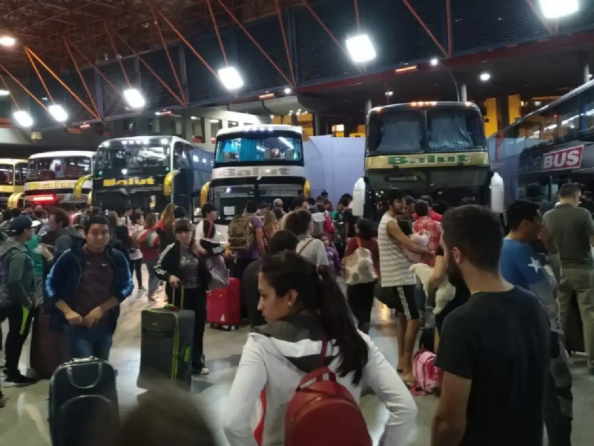Intenso movimiento en la terminal de Córdoba por Semana Santa