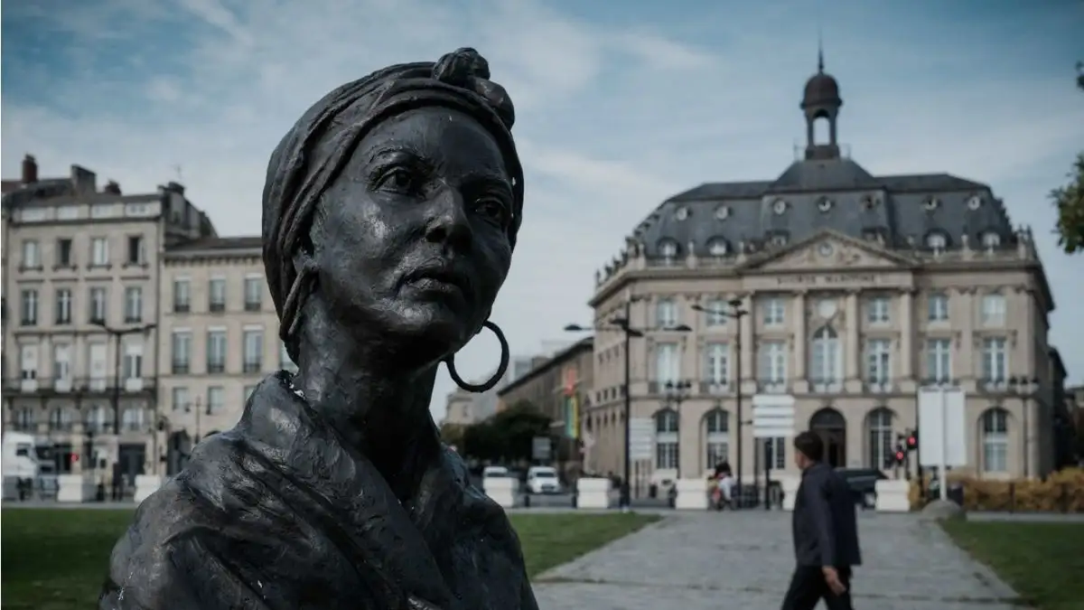 Ataque racista y misógino contra un monumento a las víctimas de la esclavitud