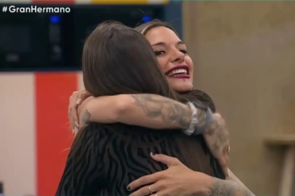 Jenifer y Sofía tuvieron el versus de la noche.