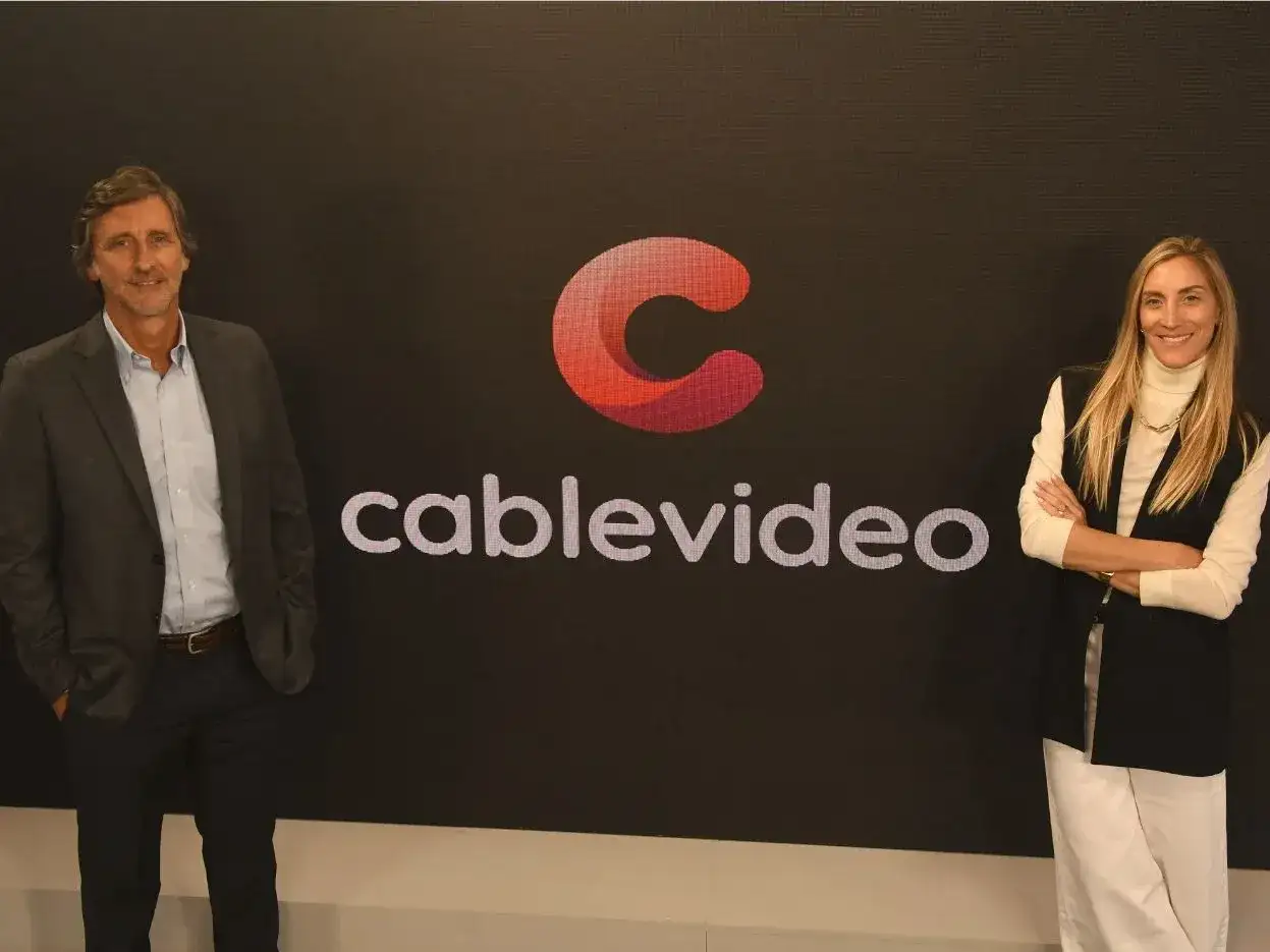 Martín y Virginia Priano, la nueva generación de la familia que desde hace años trabaja en Cablevideo.