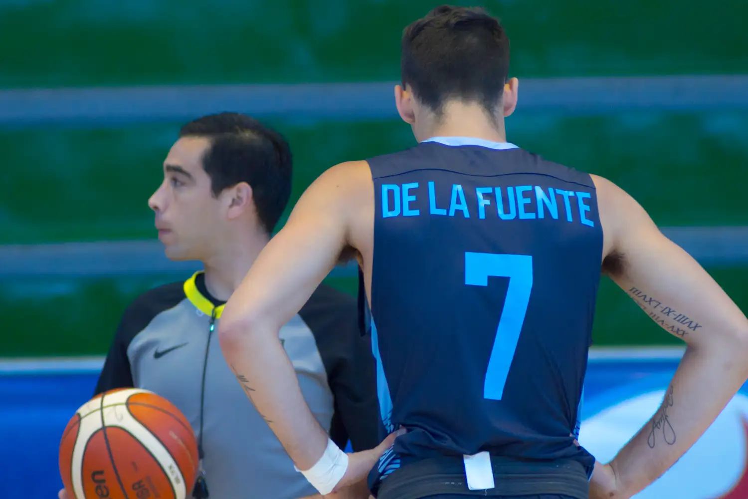 Con De La Fuente como goleador, Argentina a un paso de las medallas