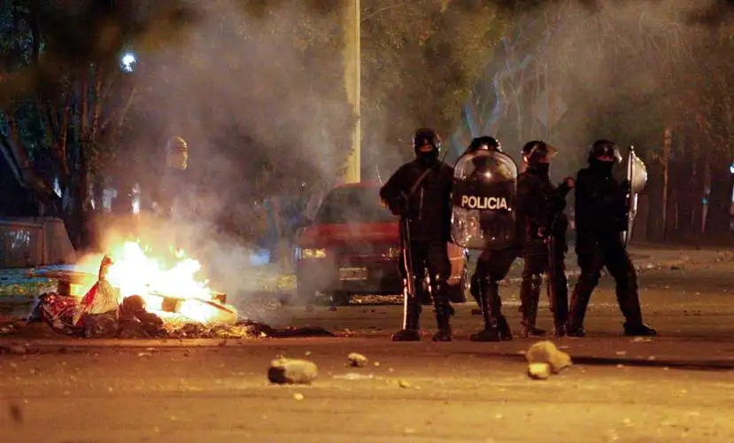 Represión y heridos en una protesta contra Cristina y Alicia Kirchner