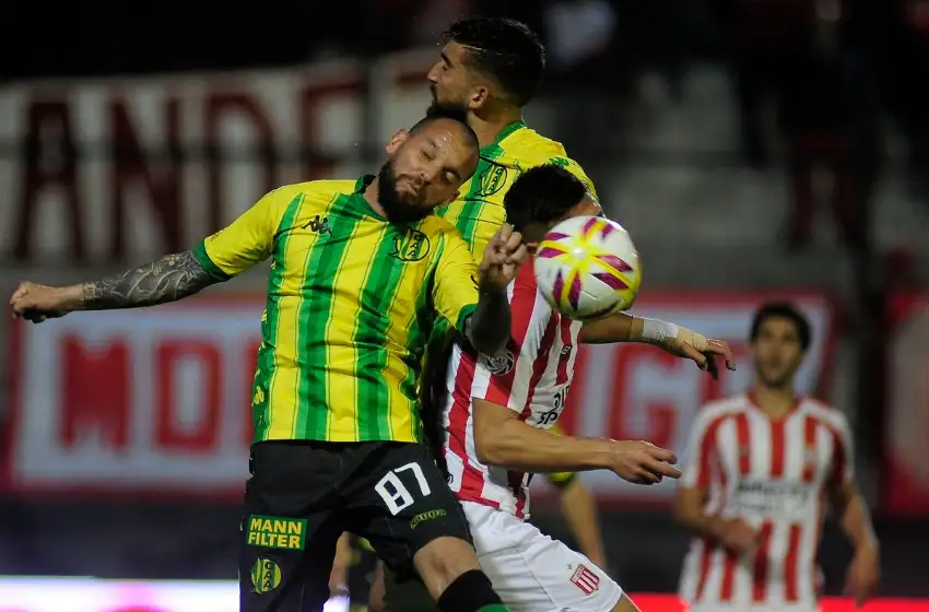 Aldosivi consiguió un valioso triunfo ante Estudiantes