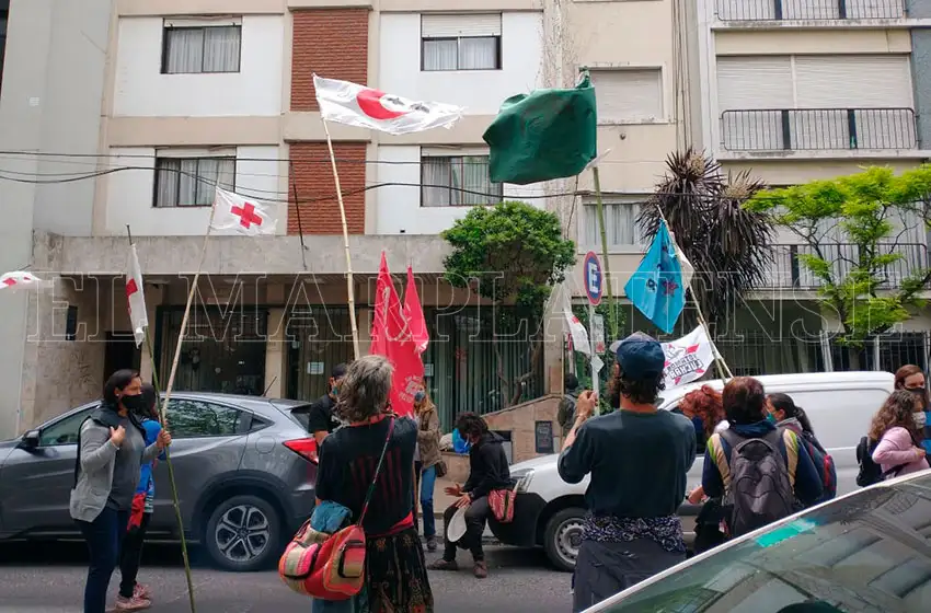 Vecinos del sur exigieron la restitución de la ambulancia: "Mientras se pasan la pelota, la gente se les muere"